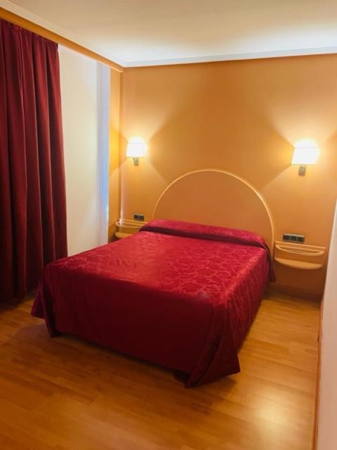 Hotel Villapaloma La Virgen del Camino Extérieur photo