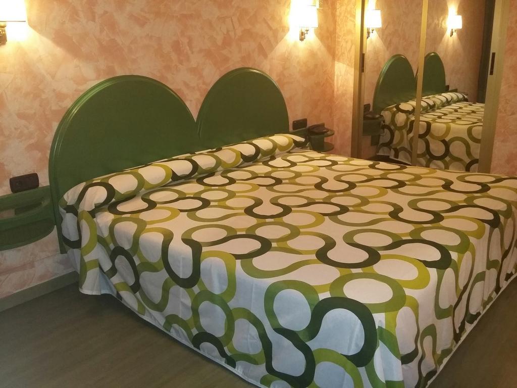 Hotel Villapaloma La Virgen del Camino Chambre photo