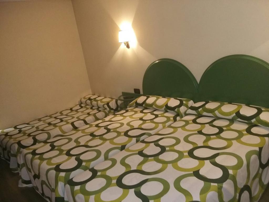 Hotel Villapaloma La Virgen del Camino Chambre photo